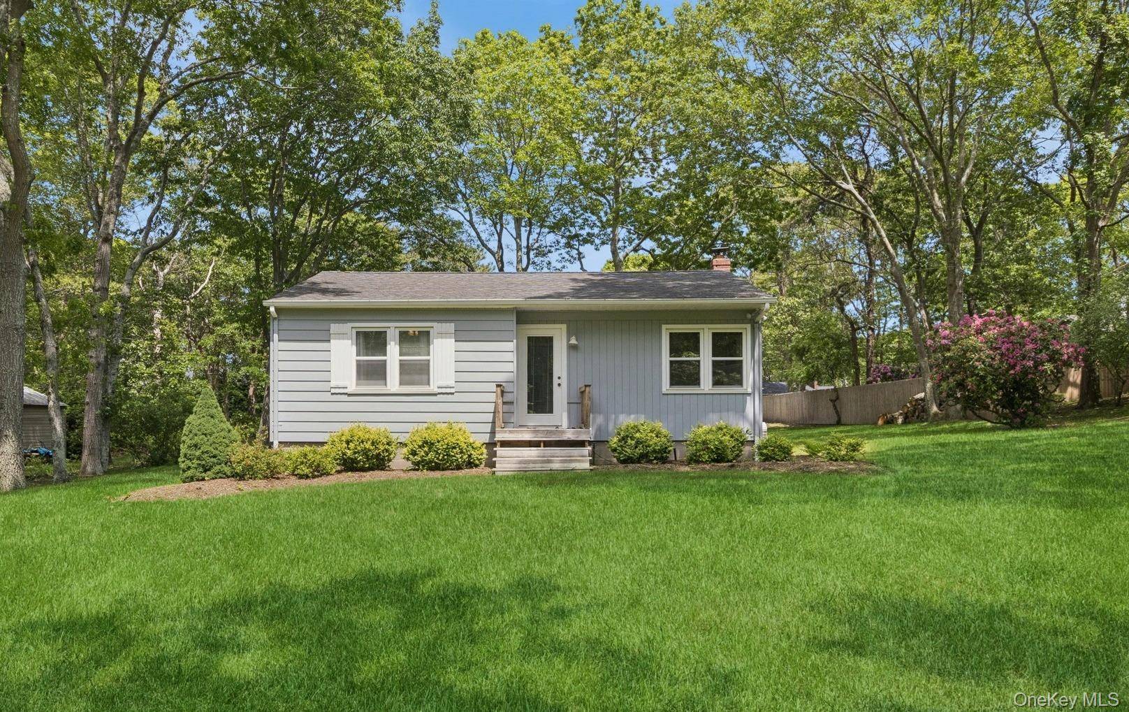 28 The TRL, Hampton Bays, NY 11946