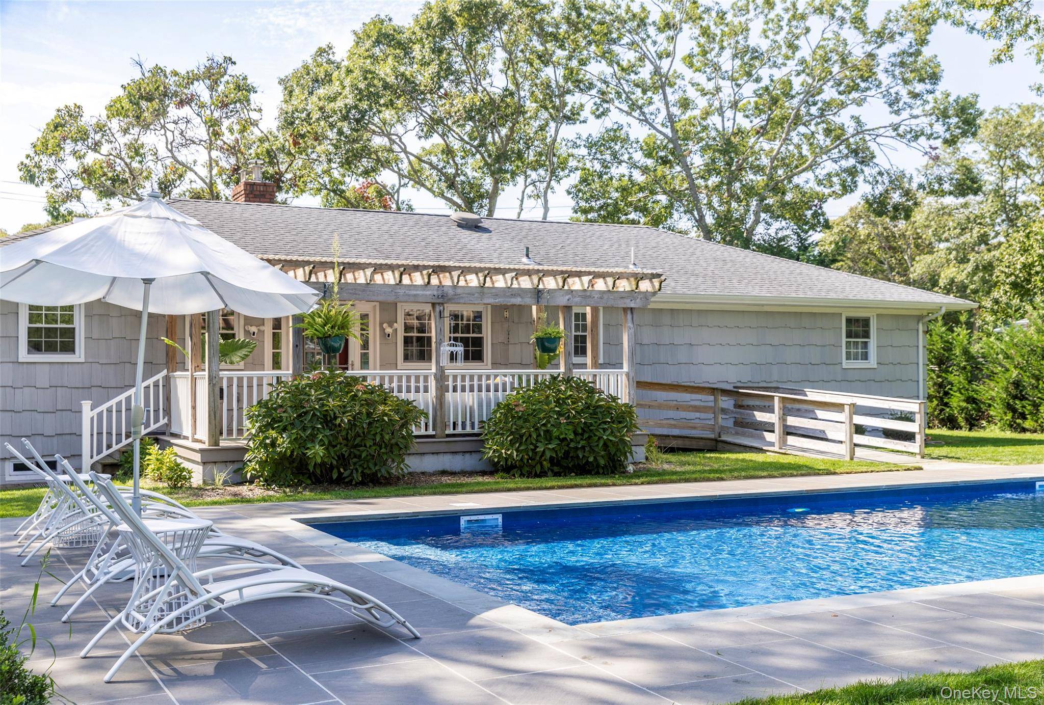 129 Lynncliff RD, Hampton Bays, NY 11946
