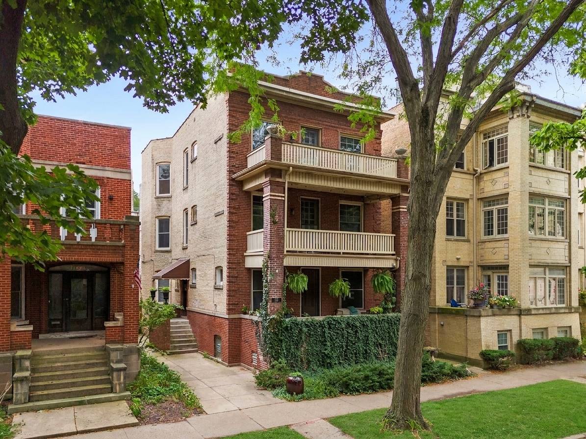 1347 W Granville AVE, Chicago, IL 60660