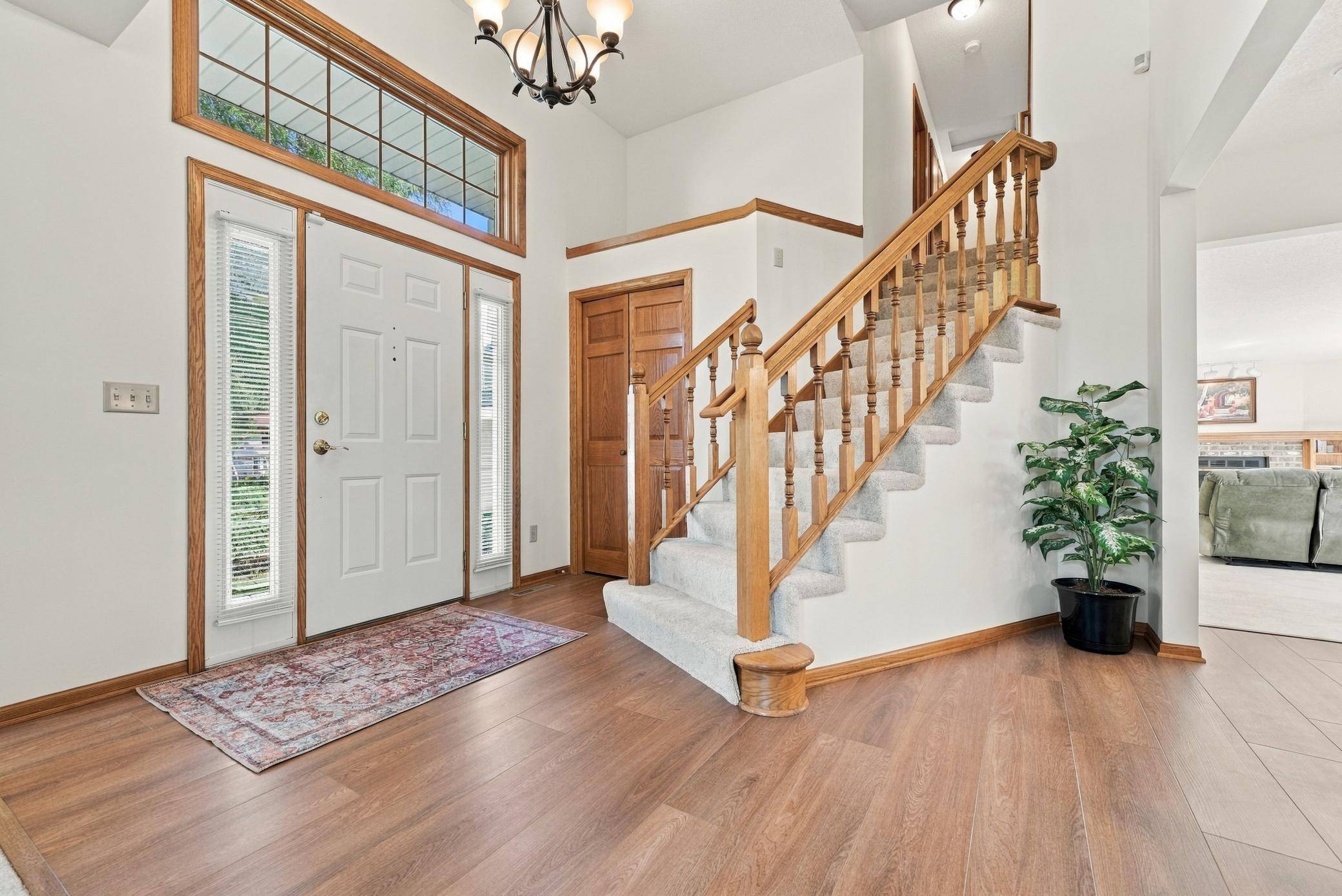 8659 Quinwood LN N, Maple Grove, MN 55369