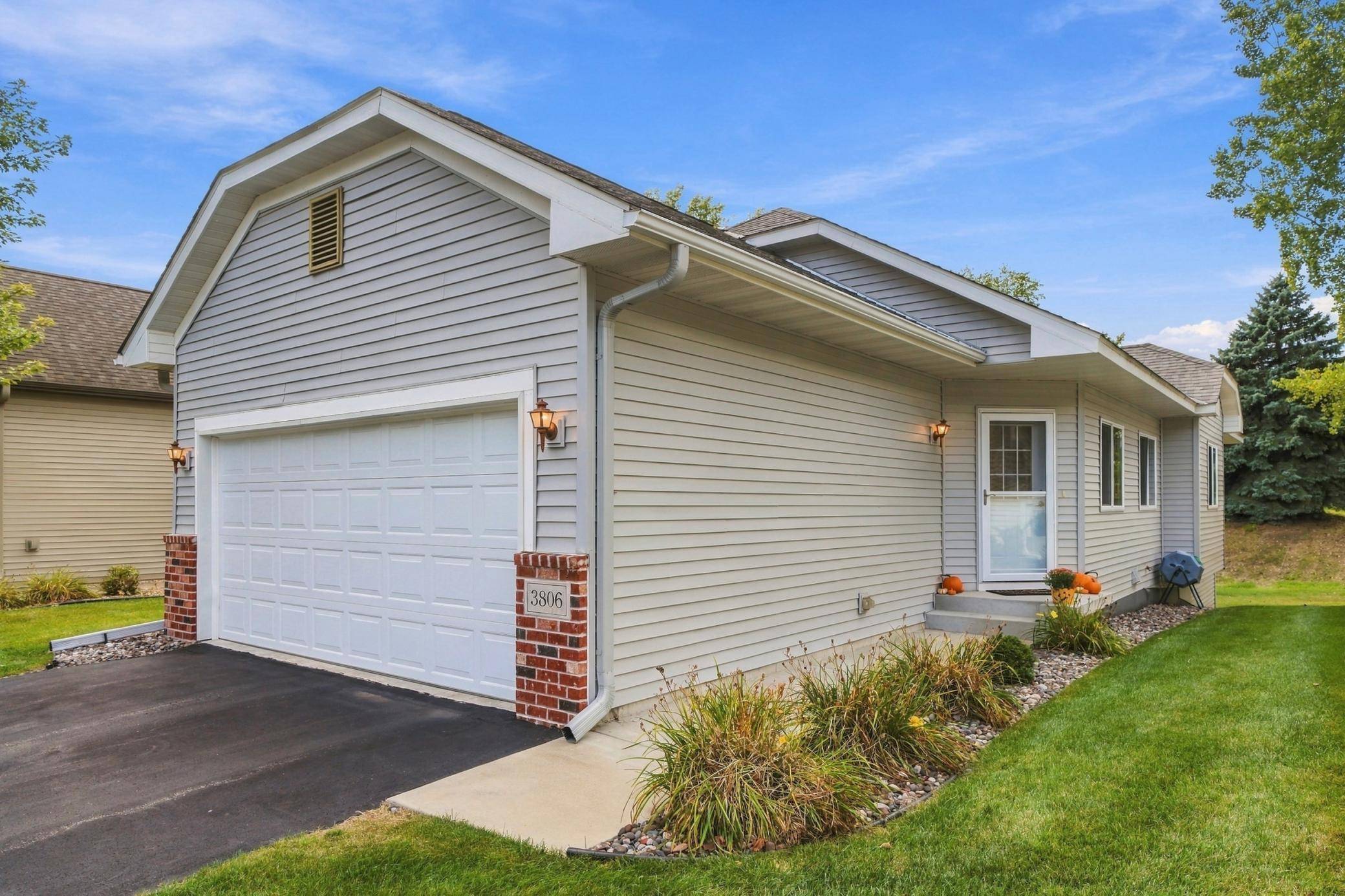 3806 Meadowview WAY, Saint Bonifacius, MN 55375