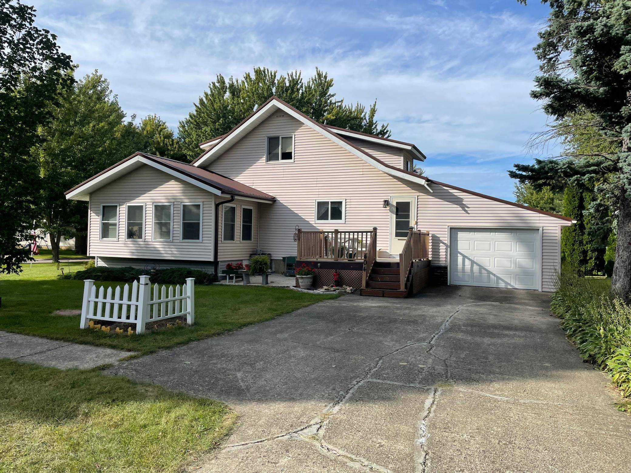404 1st ST NW, Grand Meadow, MN 55936