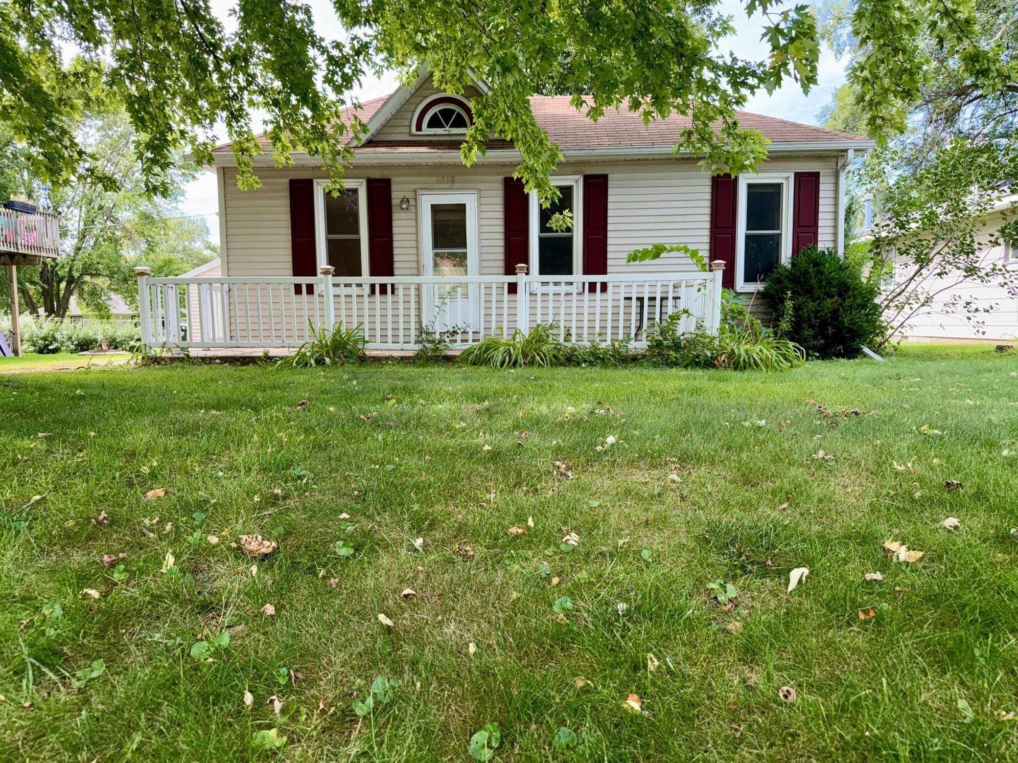 1218 7 1/2 ST SW, Willmar, MN 56201