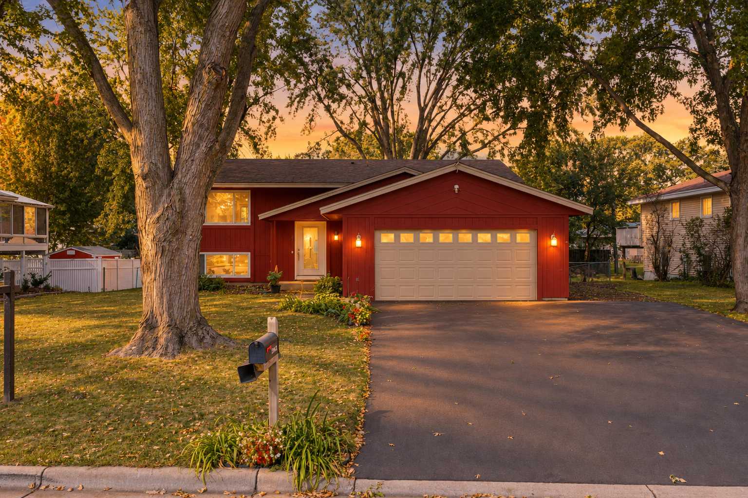 20615 207th CT W, Lakeville, MN 55044