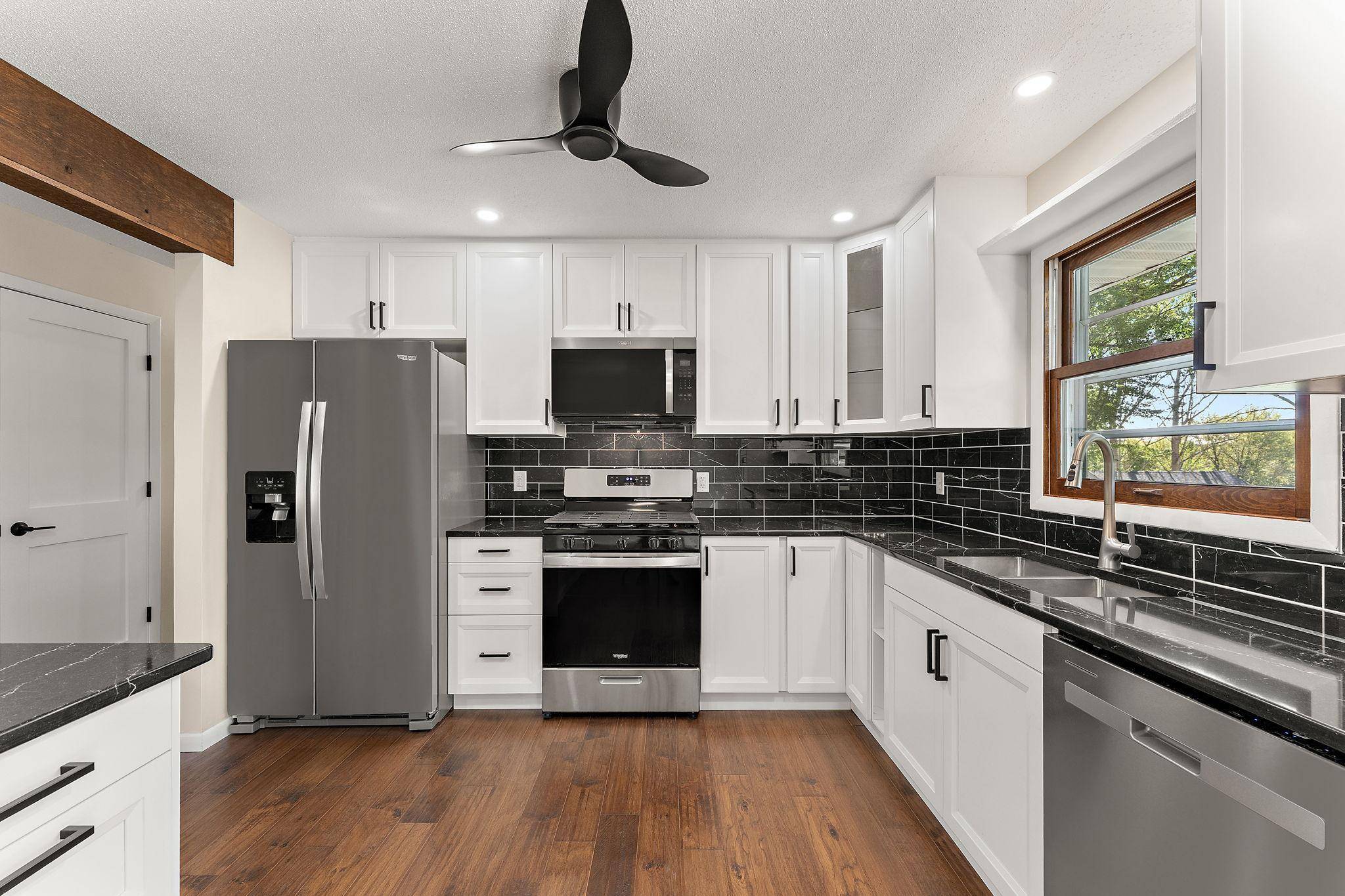 18421 Country Squires CIR, Prior Lake, MN 55372