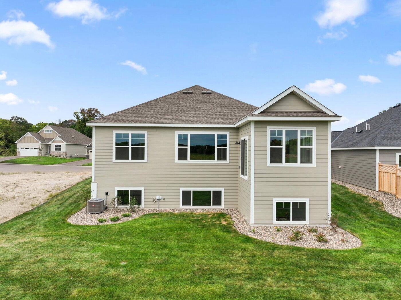 8204 Haywood DR, Lino Lakes, MN 55014