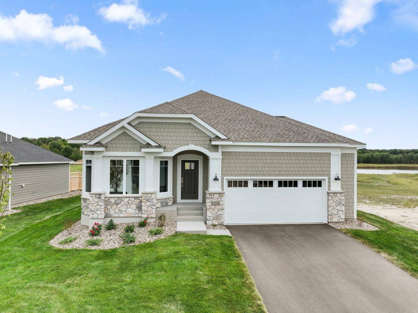 8204 Haywood DR, Lino Lakes, MN 55014
