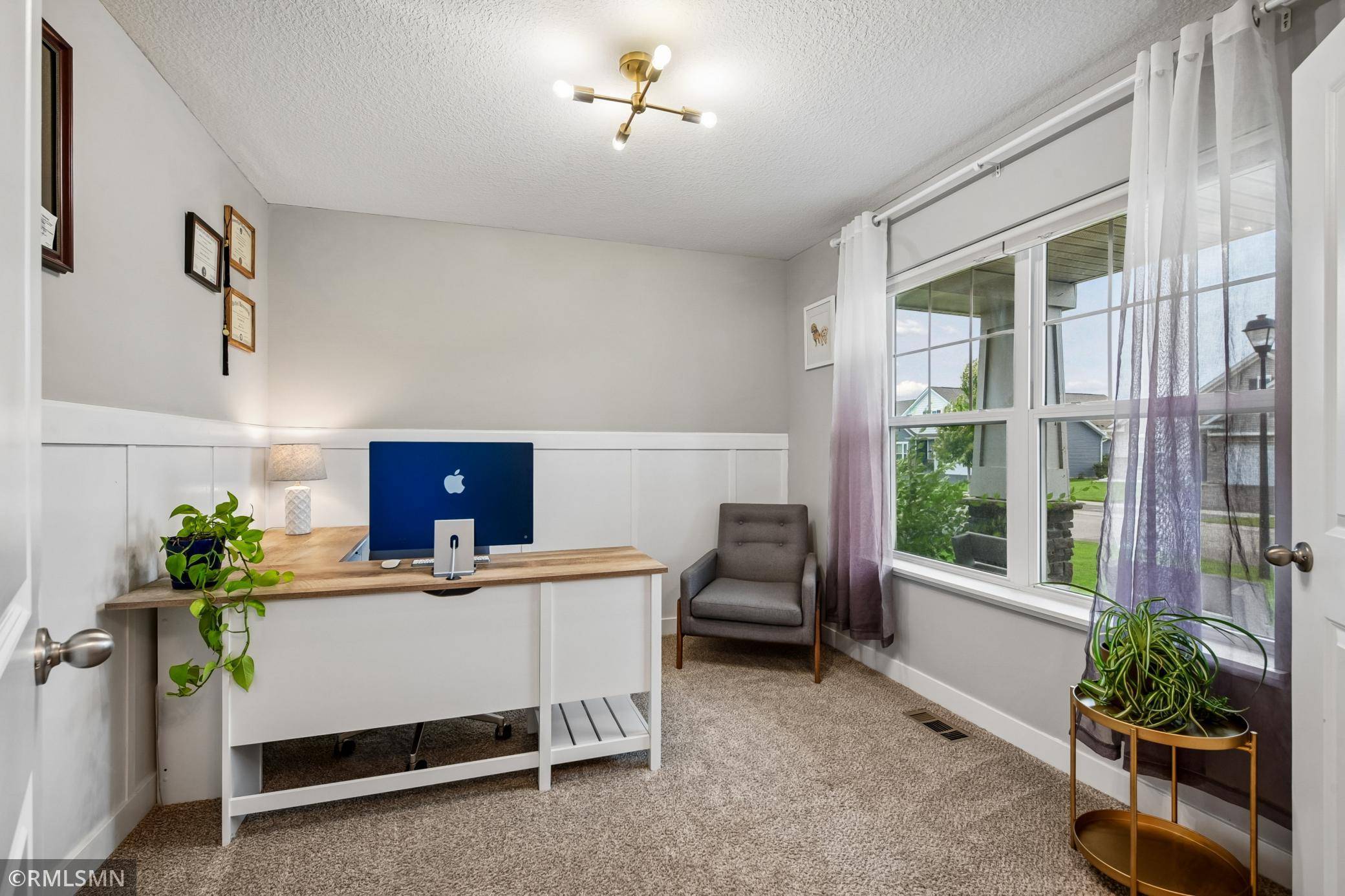 1909 Meridian Curve, Carver, MN 55315