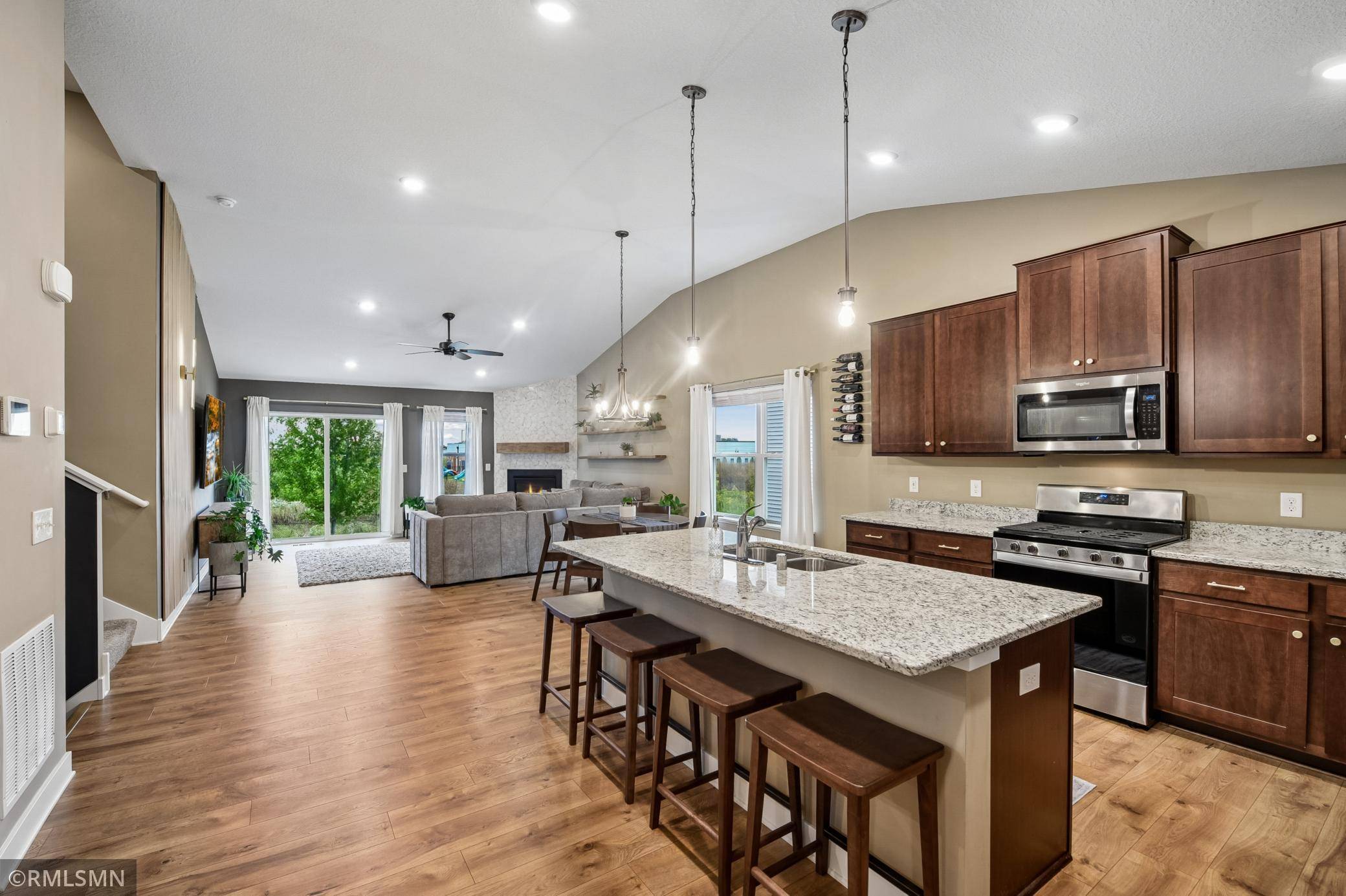 1909 Meridian Curve, Carver, MN 55315