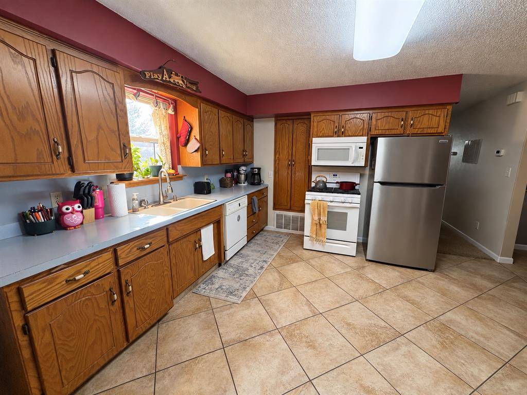 314 N 4th AVE, Fairview, OK 73737