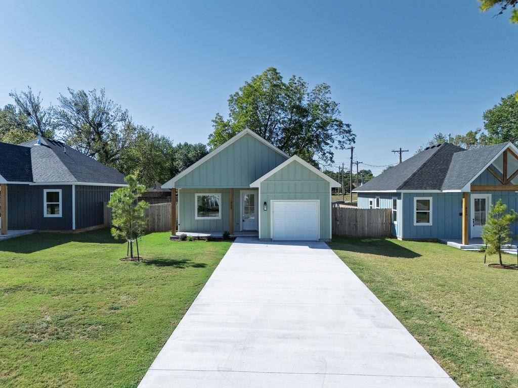820 W Locust ST, Tecumseh, OK 74873