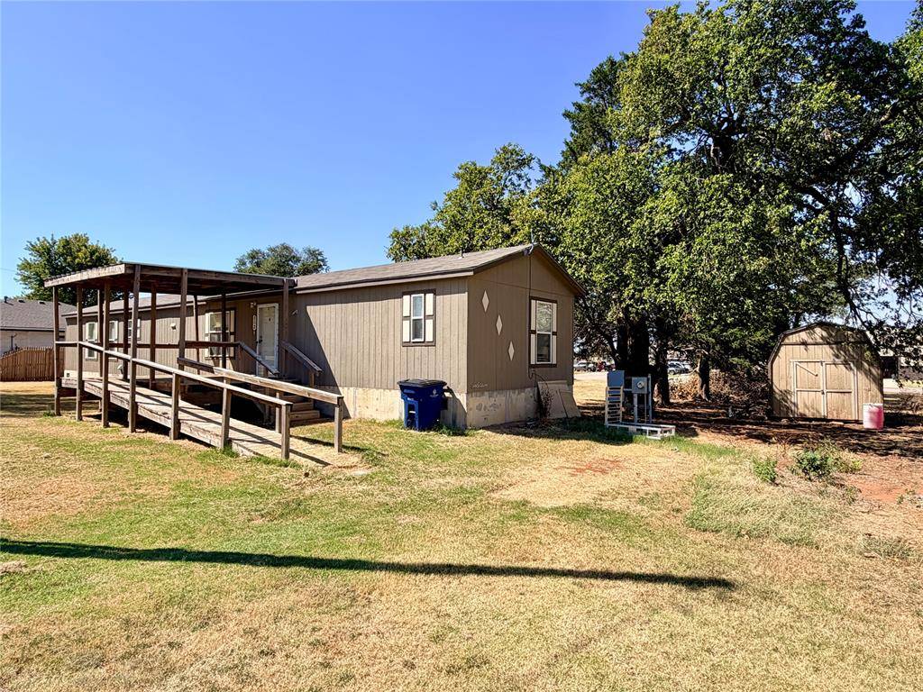 312 S 3rd ST, Waukomis, OK 73773