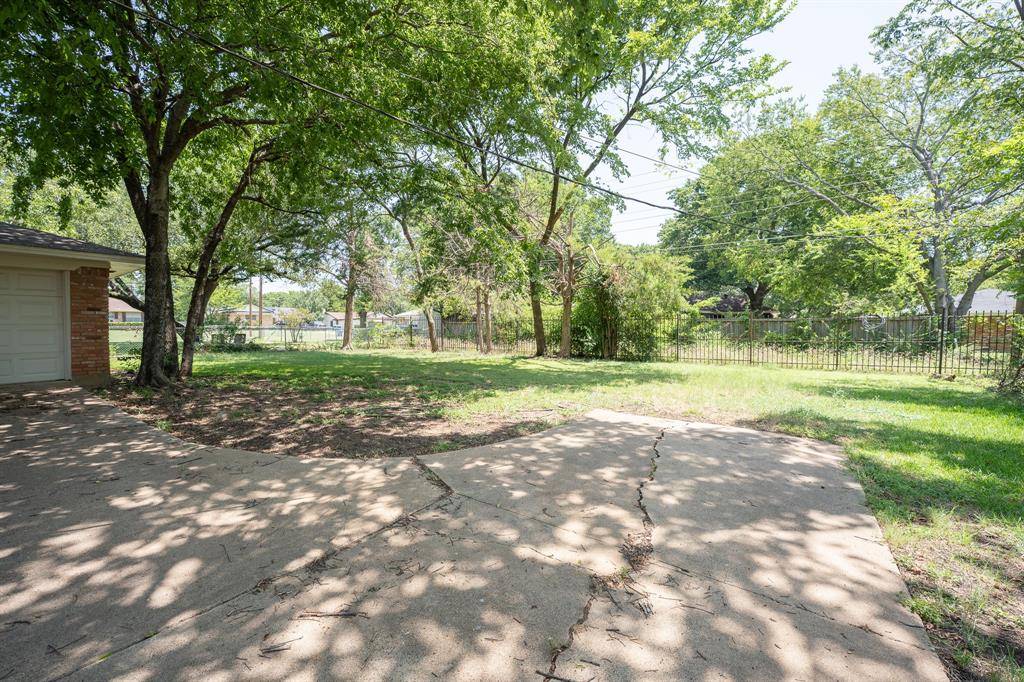 614 N Young Boulevard, Desoto, TX 75115
