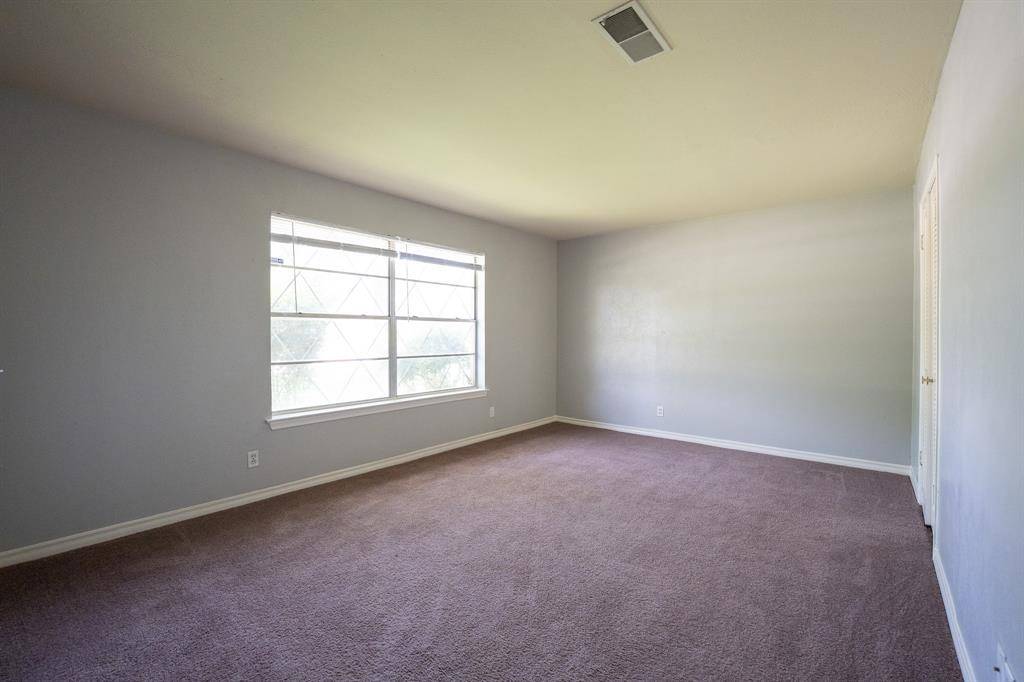 614 N Young Boulevard, Desoto, TX 75115