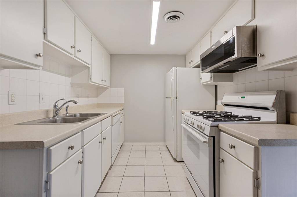 15926 Stillwood Street #2072, Dallas, TX 75248