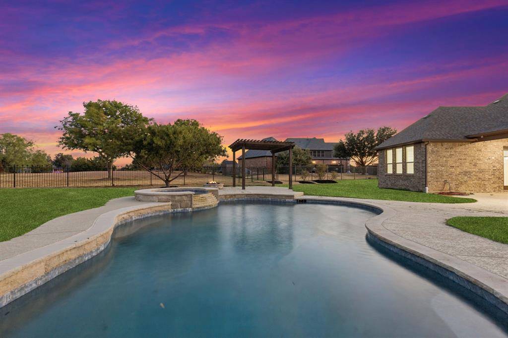 212 W Aurora Vista Trail, Aurora, TX 76078