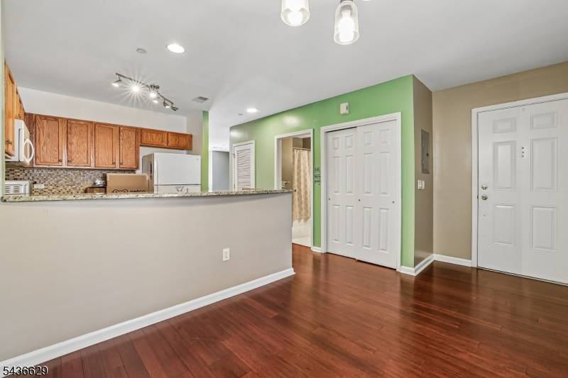 368 Rector St #419, Perth Amboy City, NJ 08861