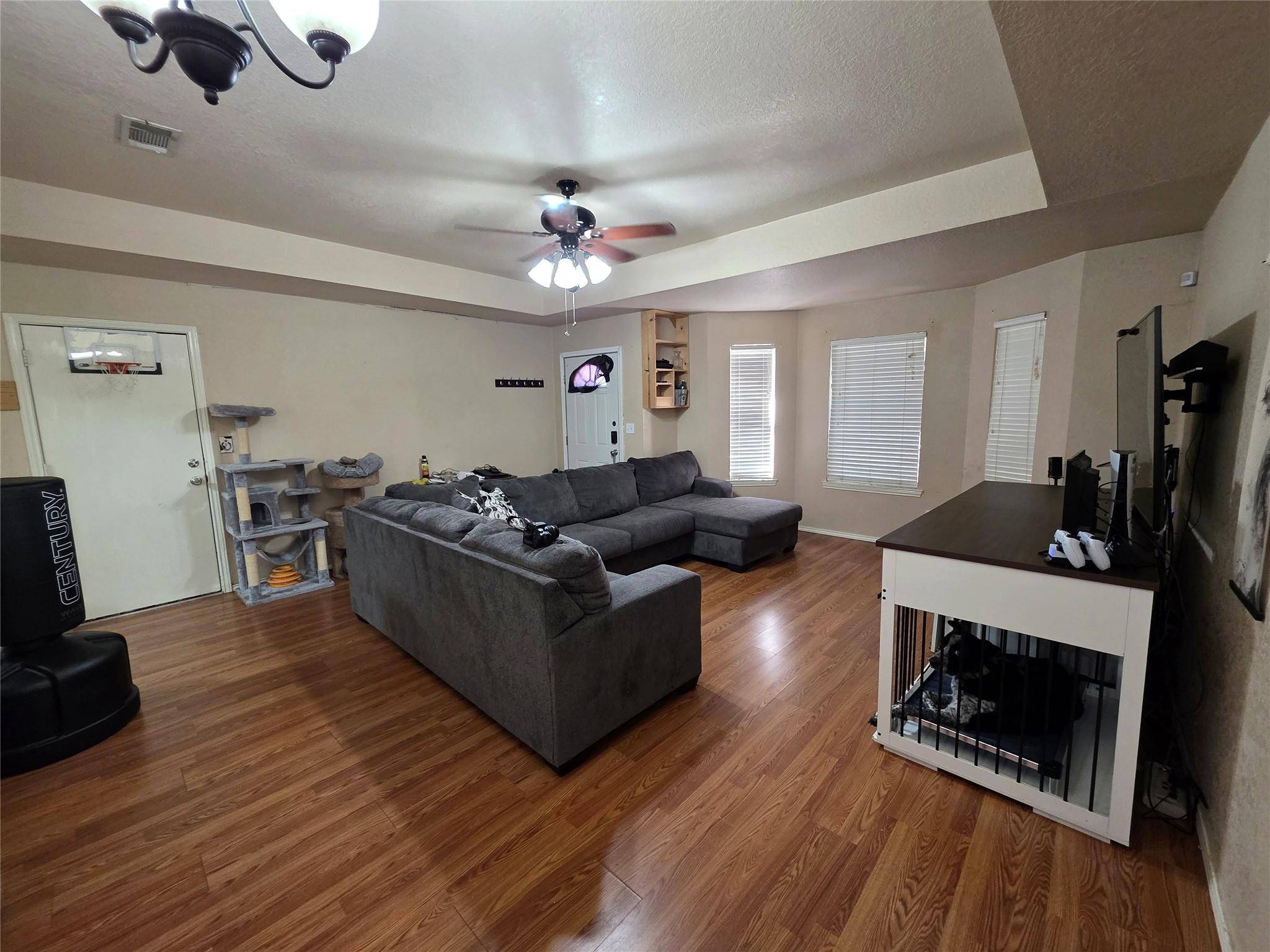 1153 Overlook WAY, San Marcos, TX 78666