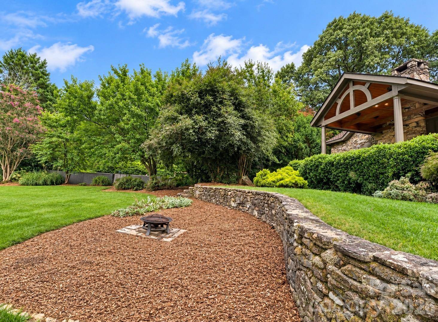 4821 Elmhurst DR NE, Hickory, NC 28601