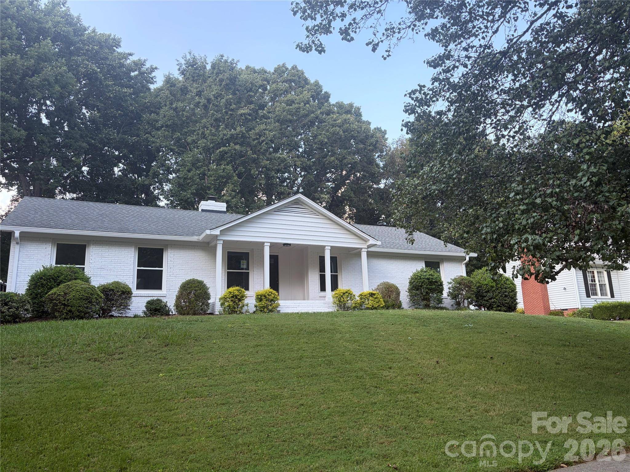 1236 Beechdale DR, Charlotte, NC 28212