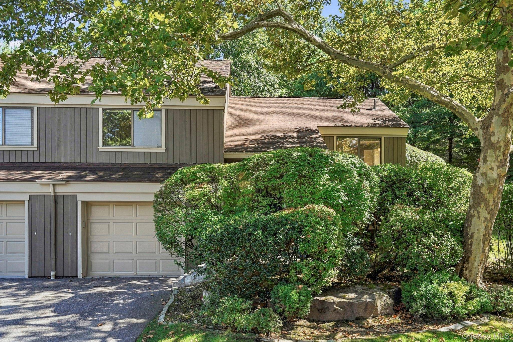 558 Heritage Hills DR #B, Somers, NY 10589