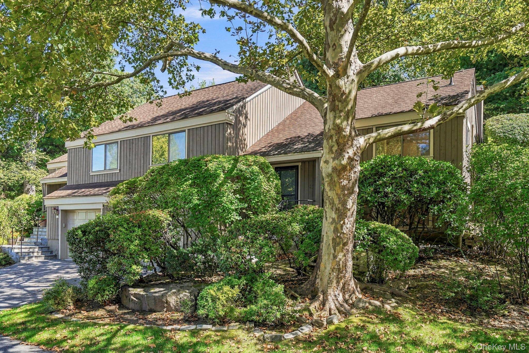 558 Heritage Hills DR #B, Somers, NY 10589