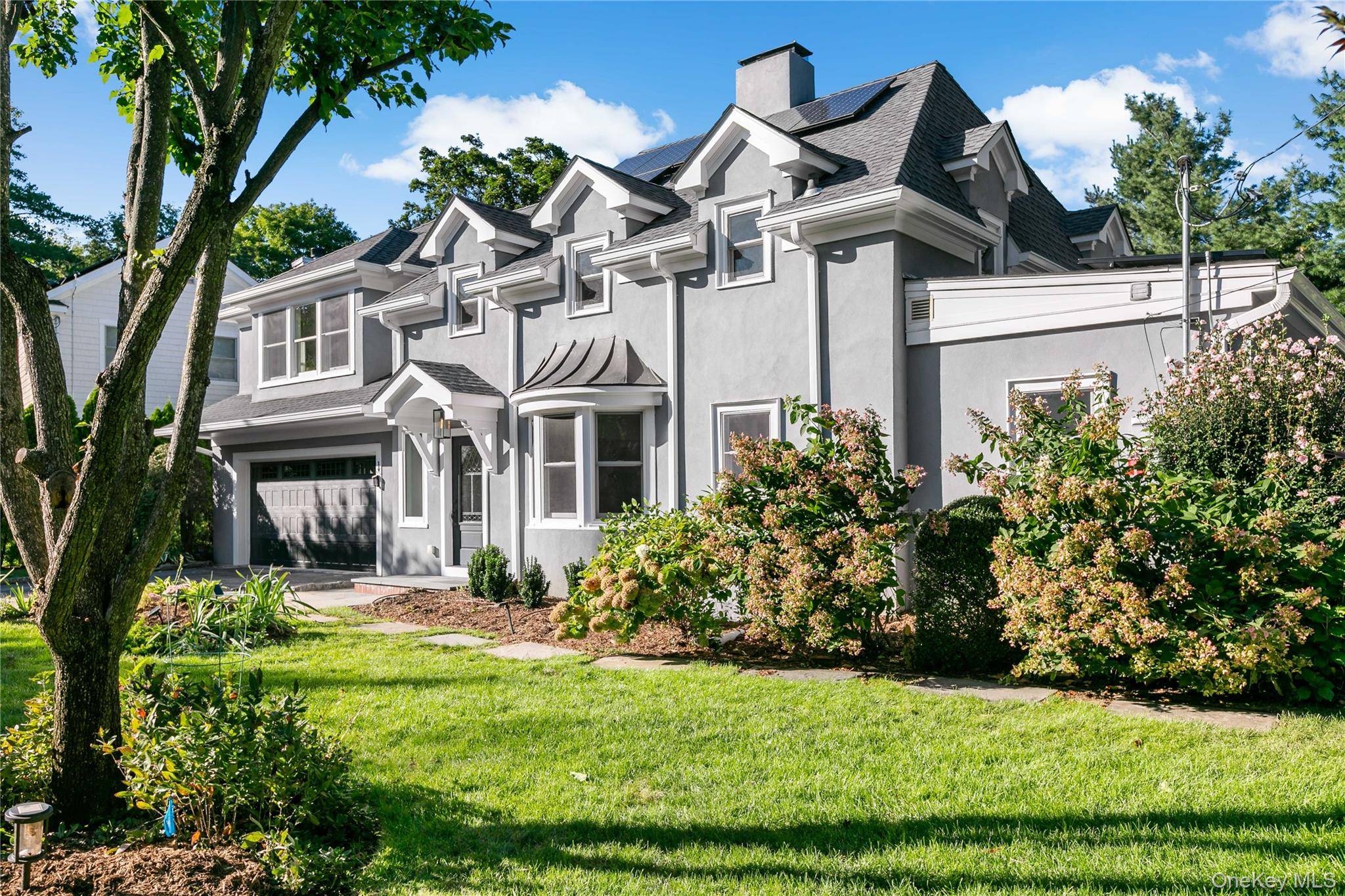 1 Stoneleigh Close, Scarsdale, NY 10583