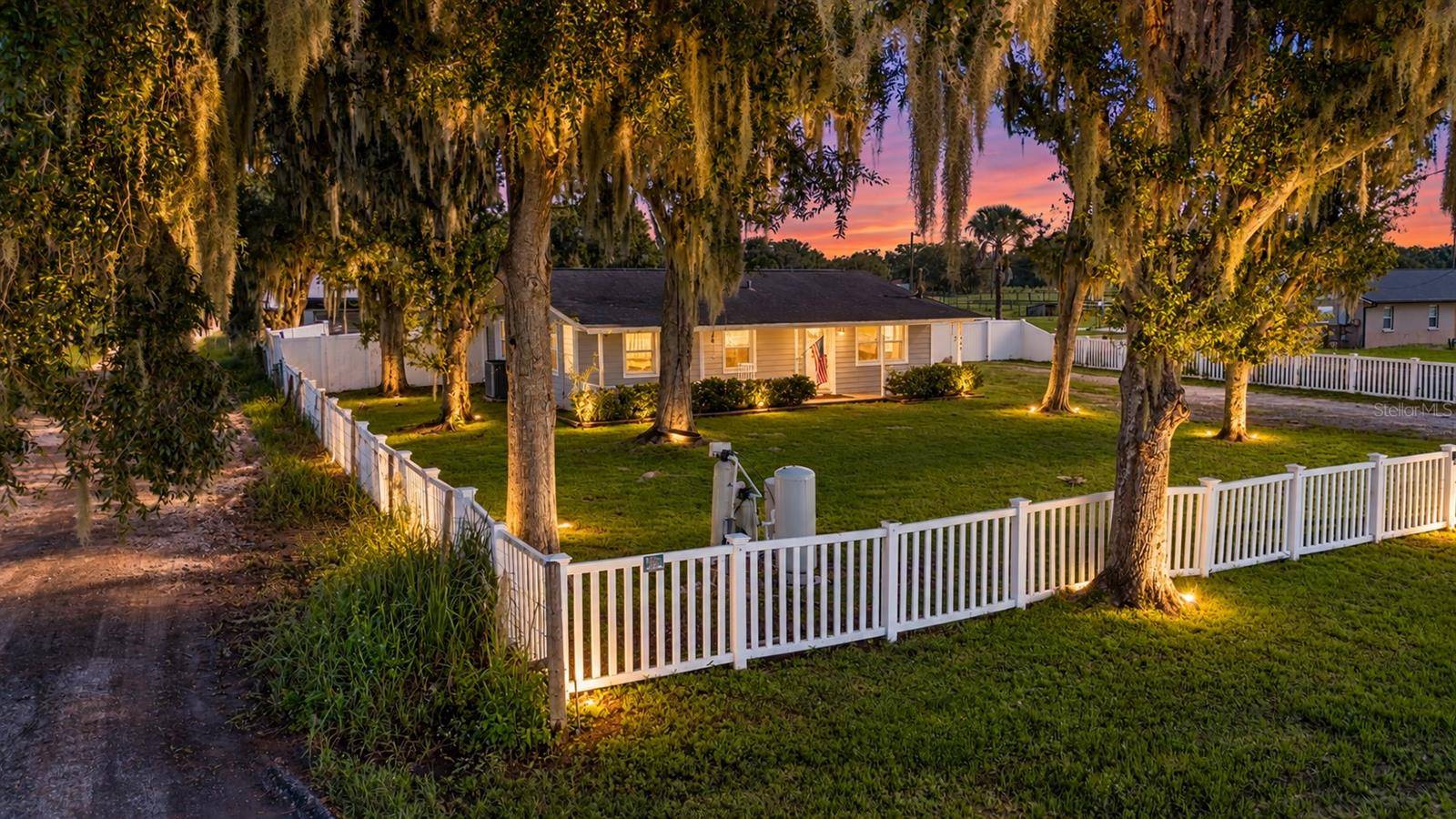 330 MOCCASIN HOLLOW RD, Lithia, FL 33547