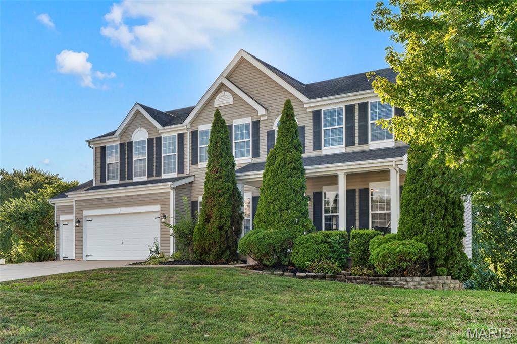 109 Crimson Oaks CT, Lake St Louis, MO 63367