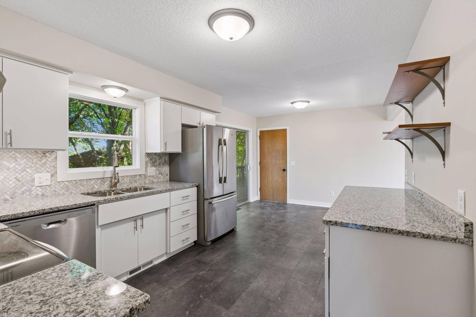 15001 Oakland AVE S, Burnsville, MN 55306