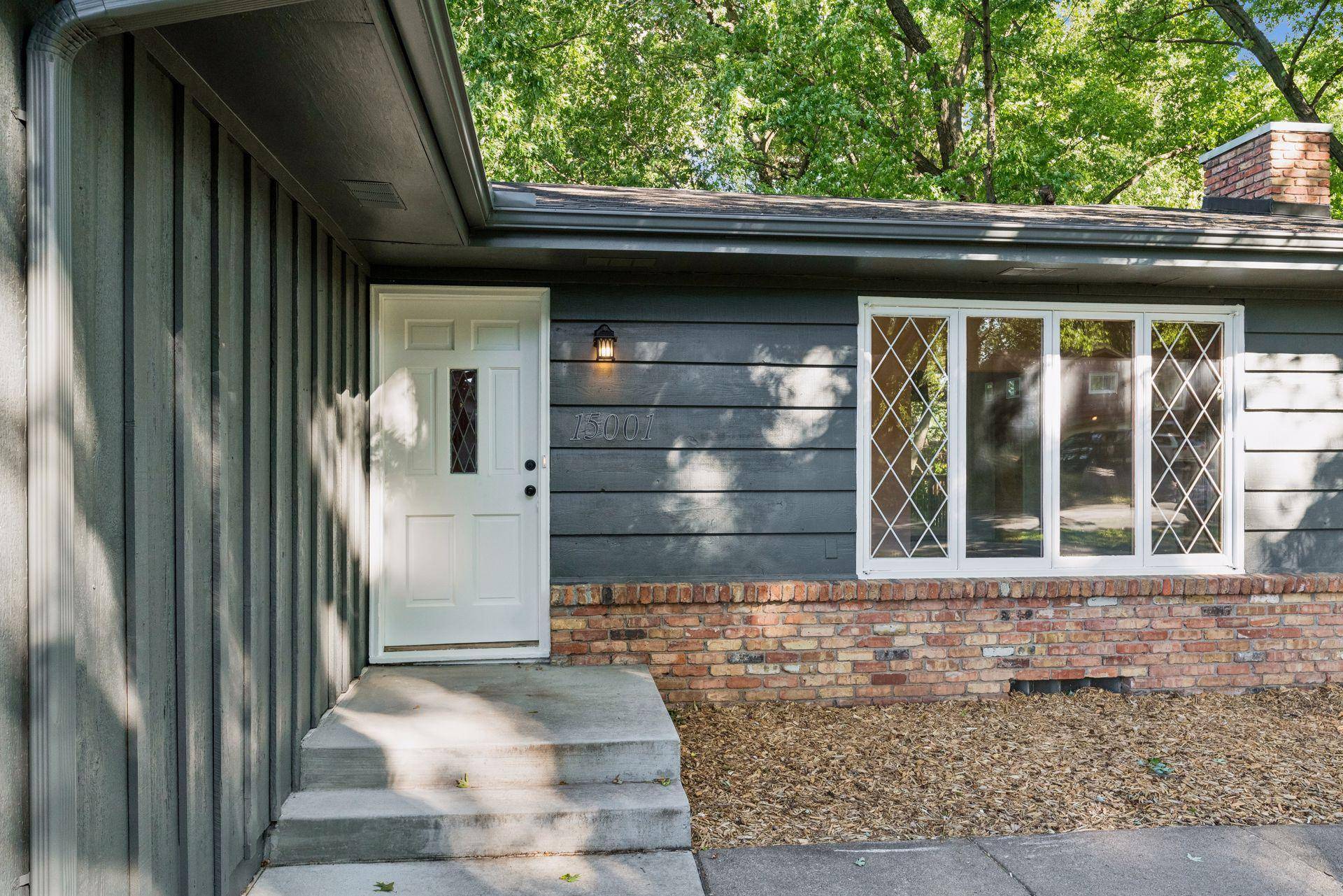 15001 Oakland AVE S, Burnsville, MN 55306