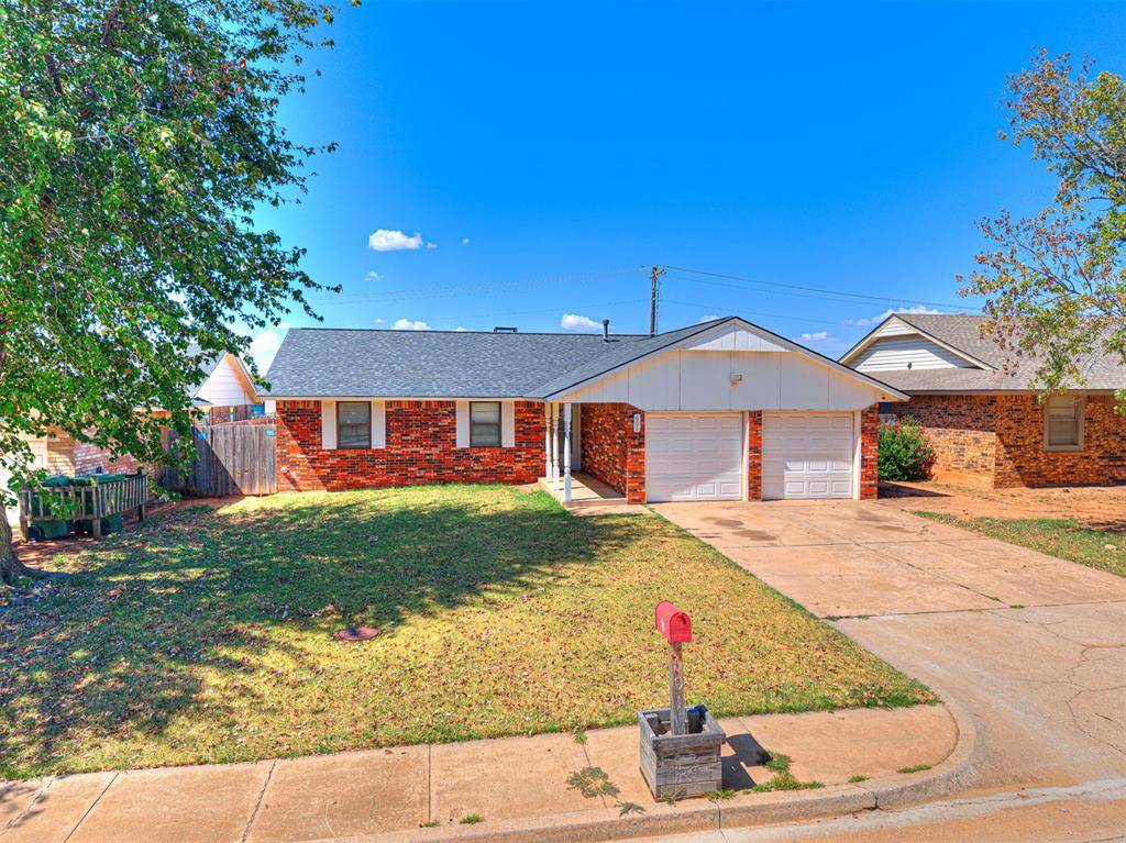 601 Crown DR, Yukon, OK 73099