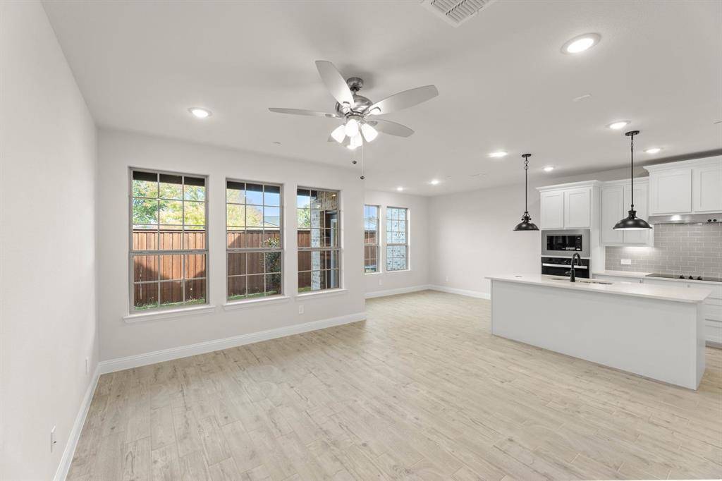 655 Sandiford Court, Mansfield, TX 76063