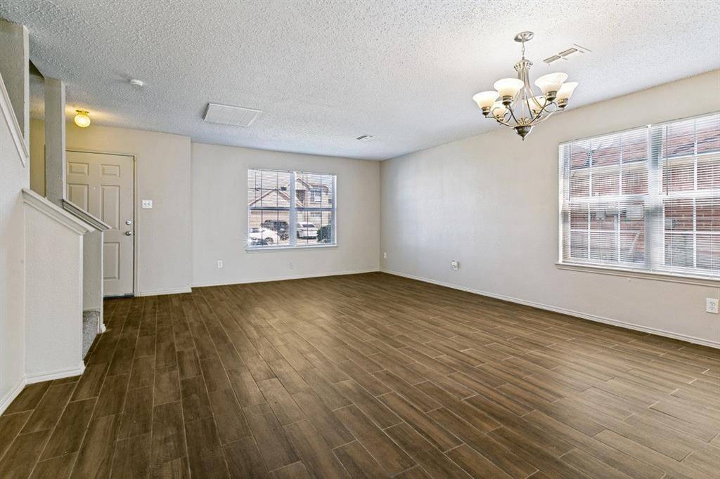 4721 Palm Ridge Drive, Fort Worth, TX 76133