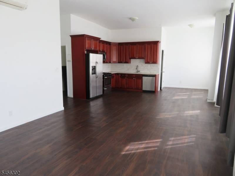 396 Main St #A, Metuchen Boro, NJ 08840