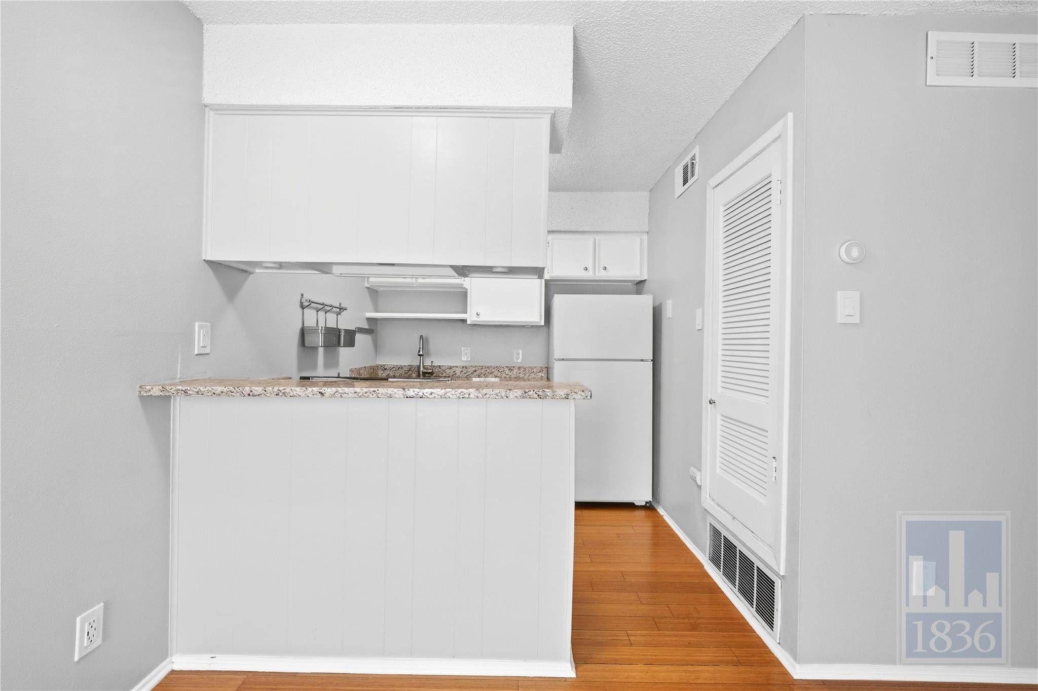 1111 W 10th ST #209, Austin, TX 78703
