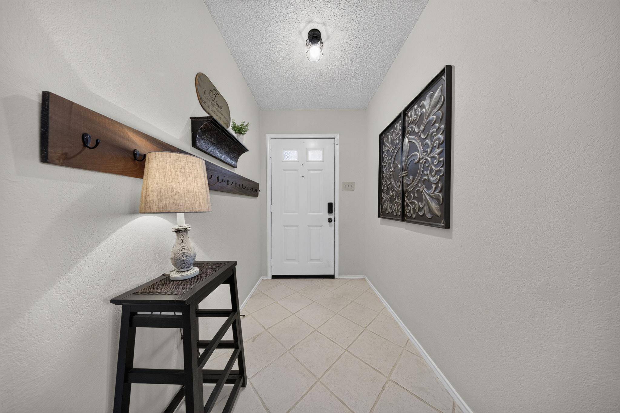 806 Mountain Ridge DR, Leander, TX 78641