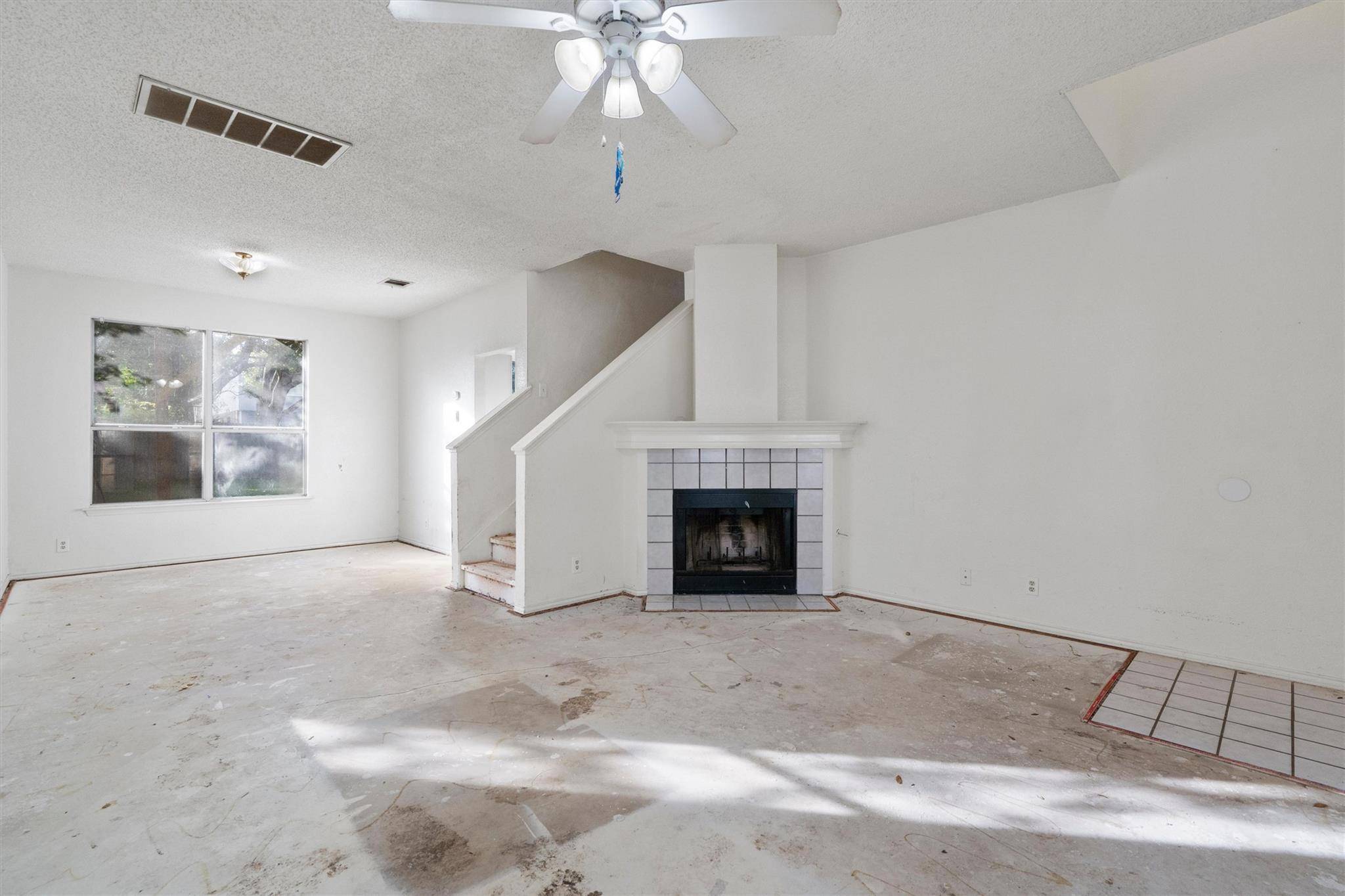 512 Dusty Leather CT, Pflugerville, TX 78660