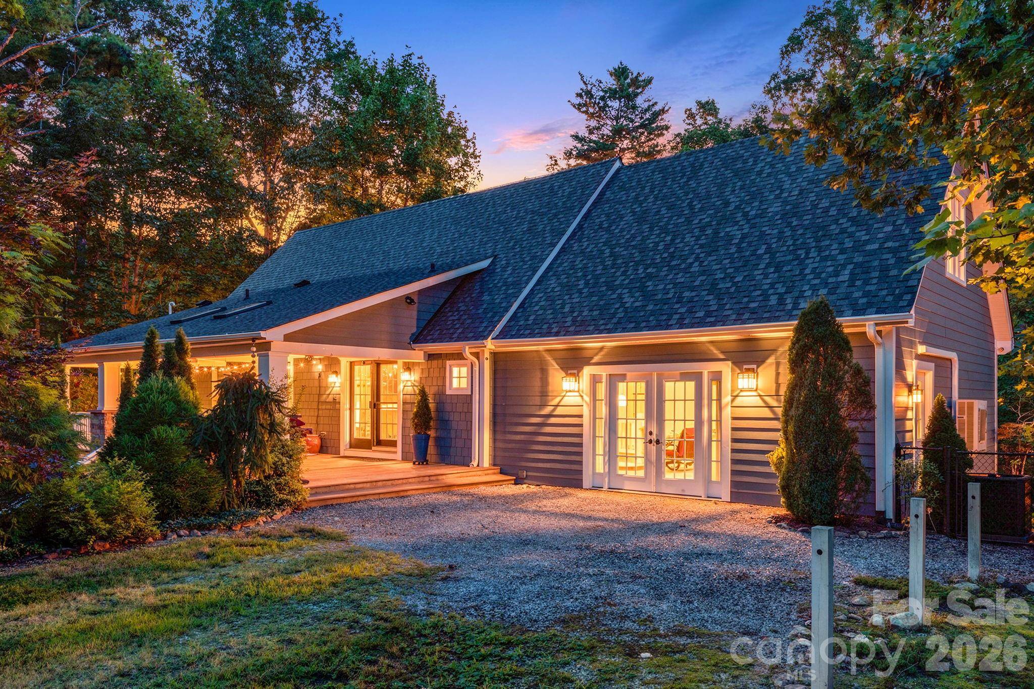 218 S Alta Vista DR, Saluda, NC 28773