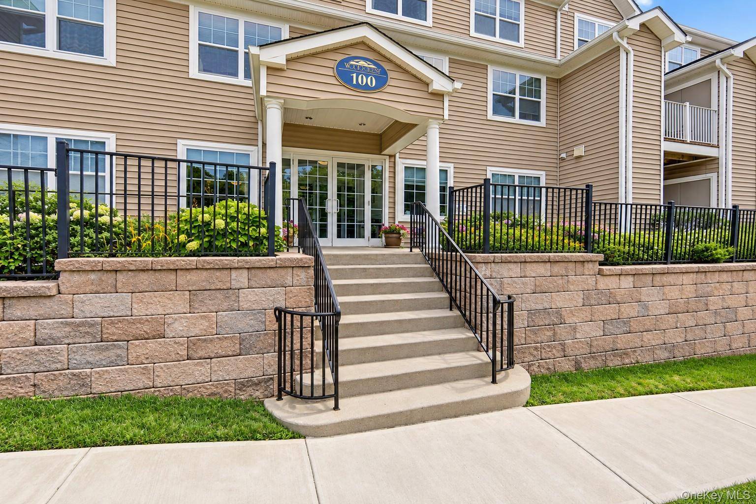 100 Woodcrest LN #124, Mount Kisco, NY 10549
