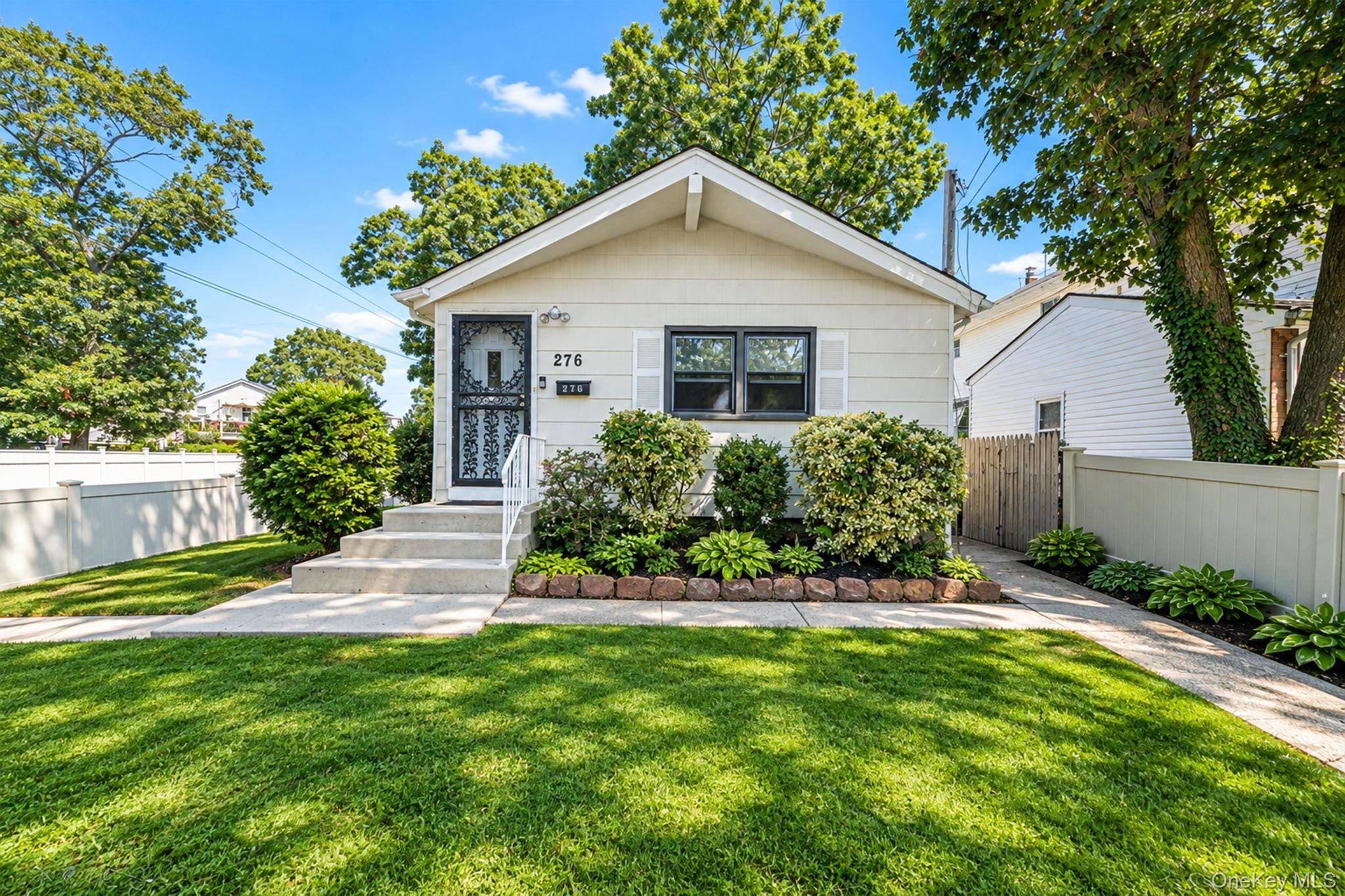 276 Deauville BLVD, Copiague, NY 11726