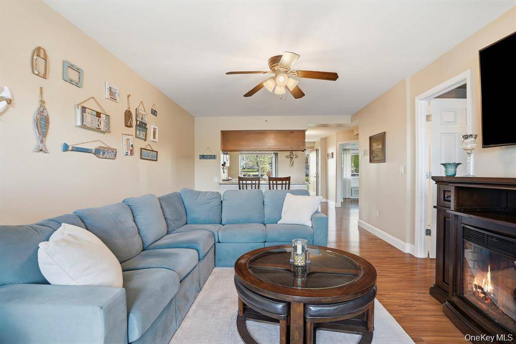 4 Marina DR #D2, Mahopac, NY 10541