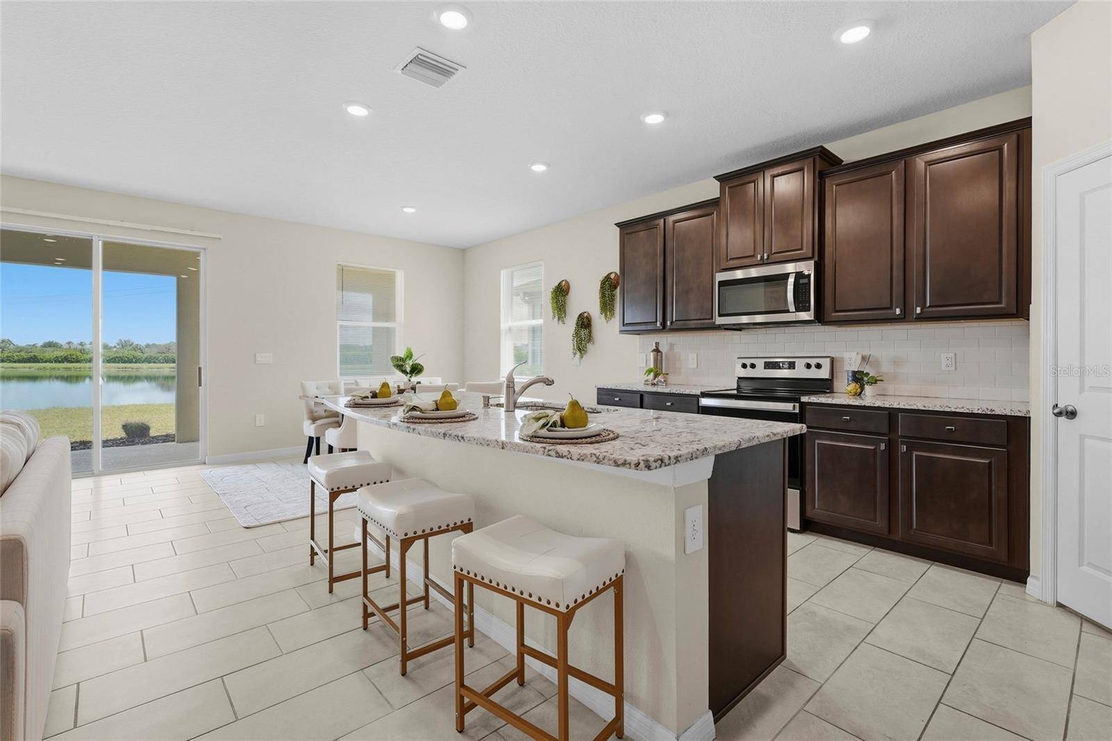 5740 WOODLAND SAGE DR, Sarasota, FL 34238