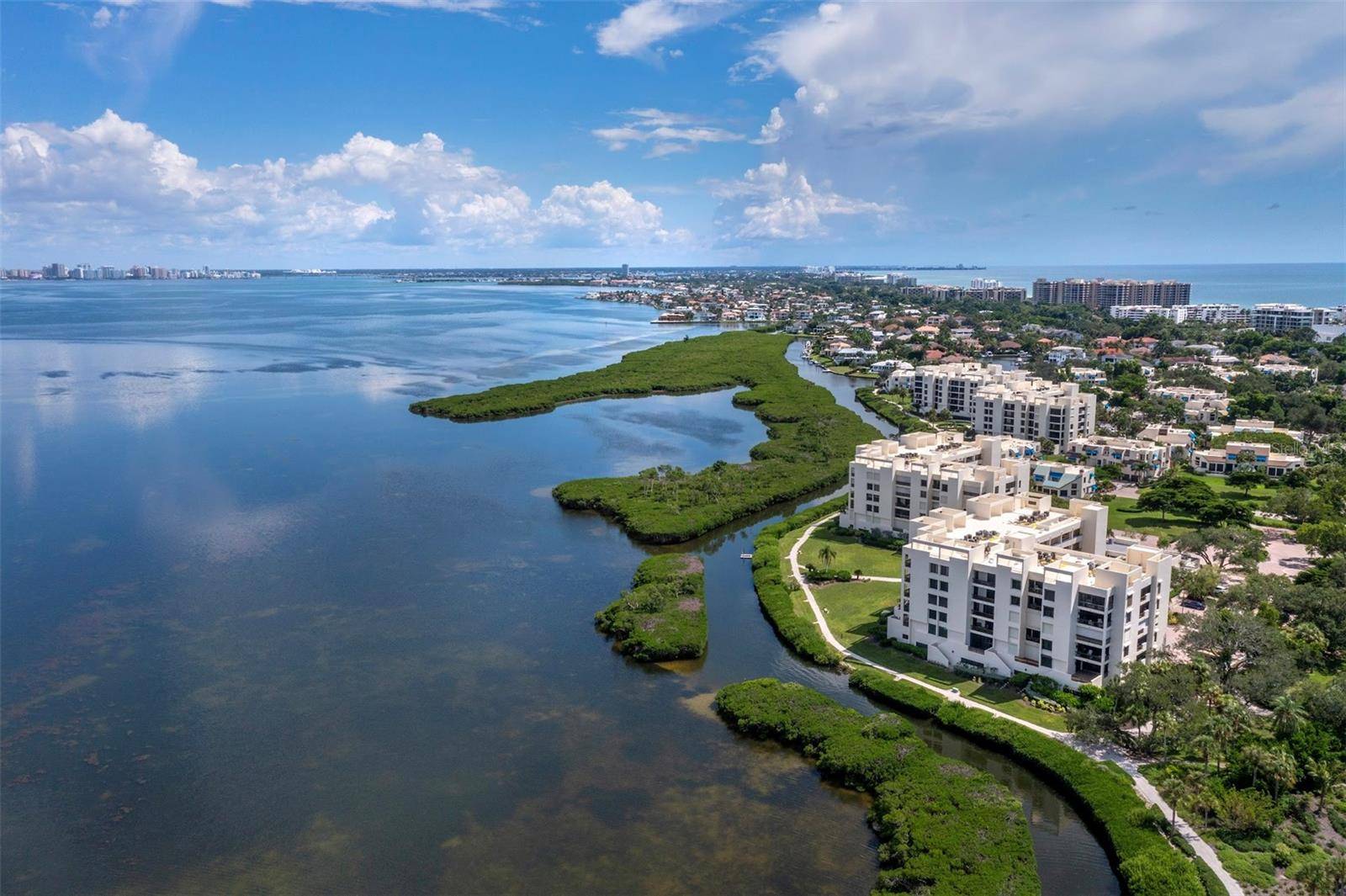 2020 HARBOURSIDE DR #442, Longboat Key, FL 34228