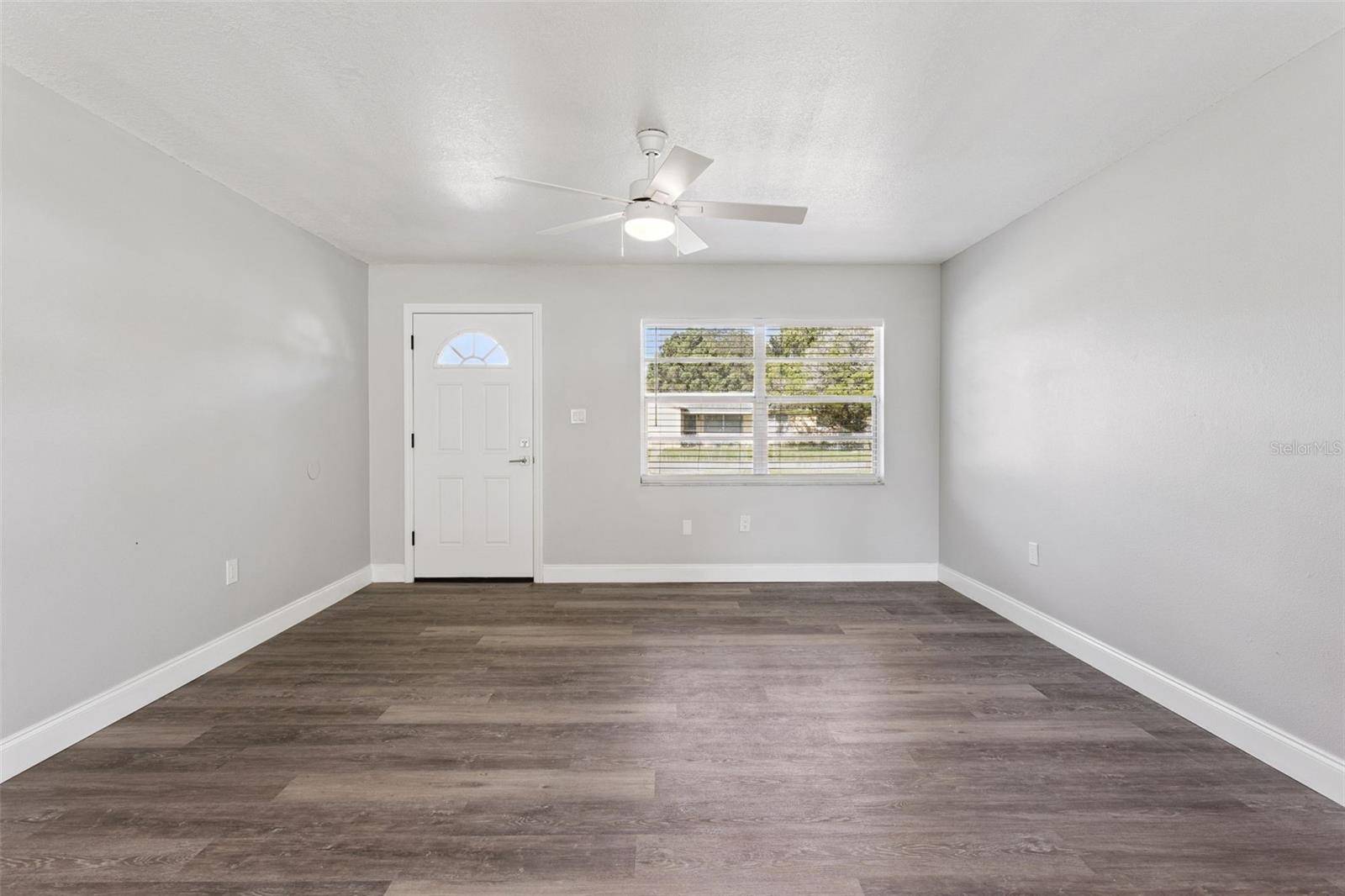 801 ELM AVE, Fruitland Park, FL 34731