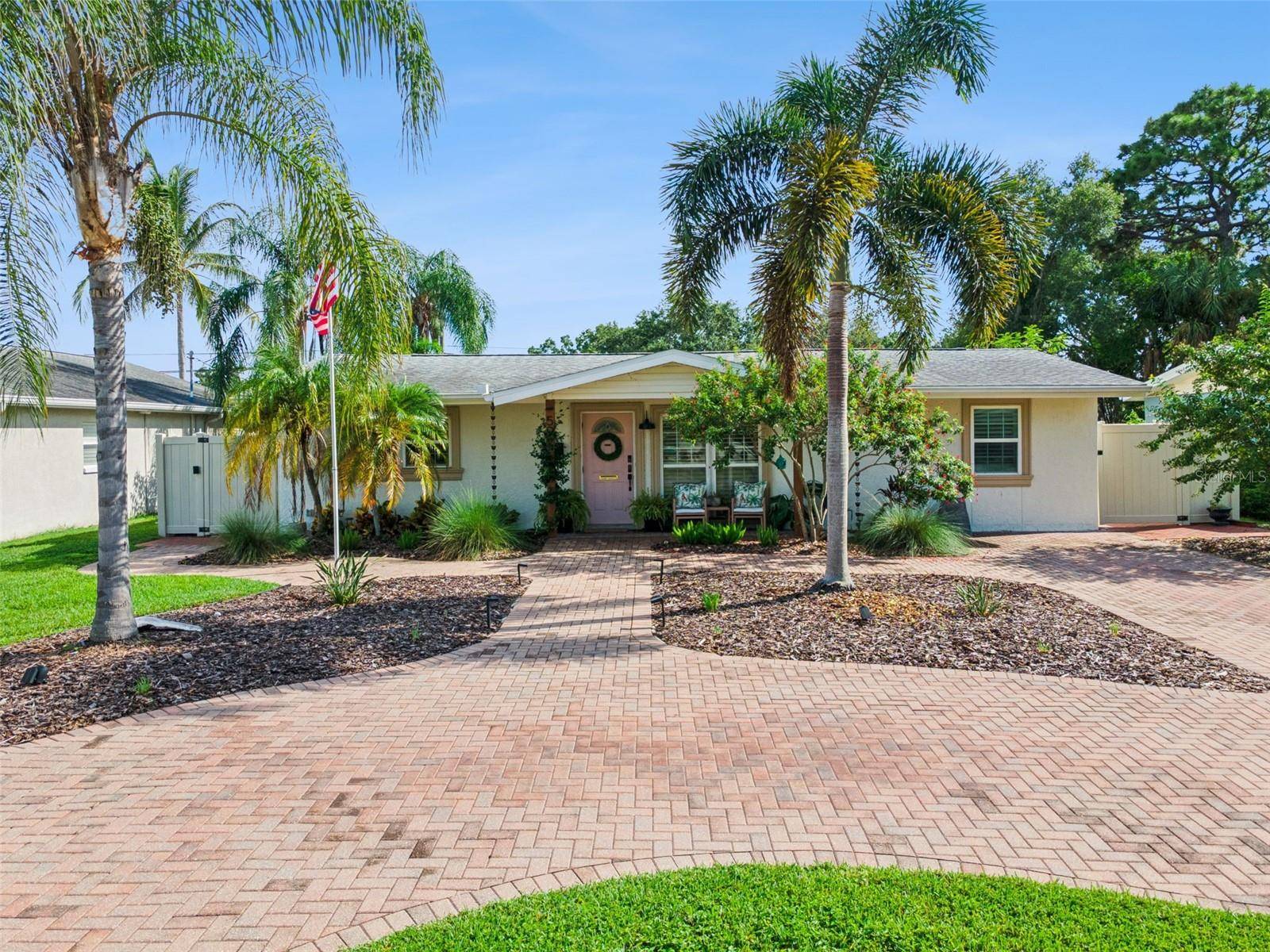 592 43RD AVE NE, St Petersburg, FL 33703