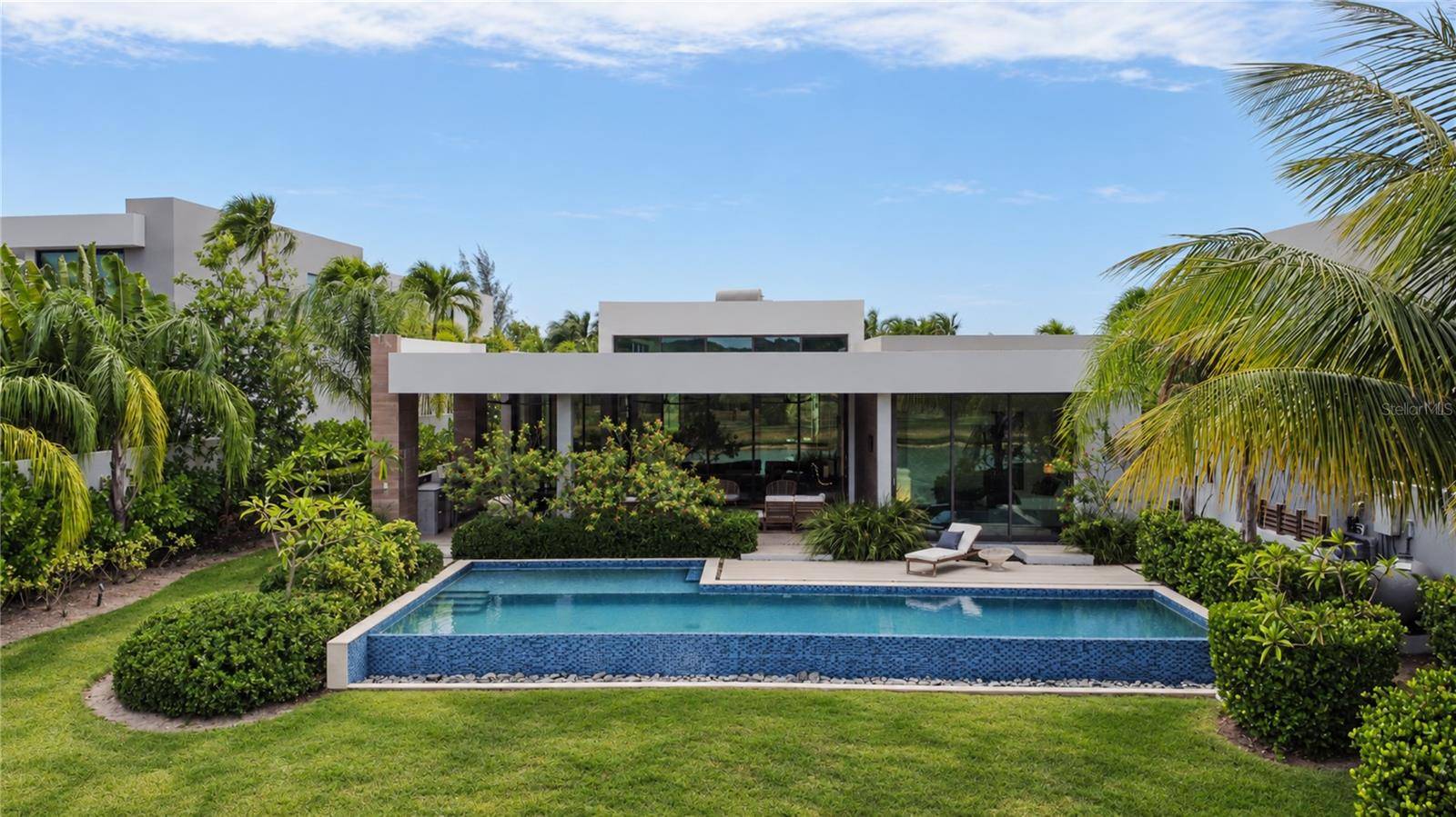 5 SALT LN, Dorado, PR 00646