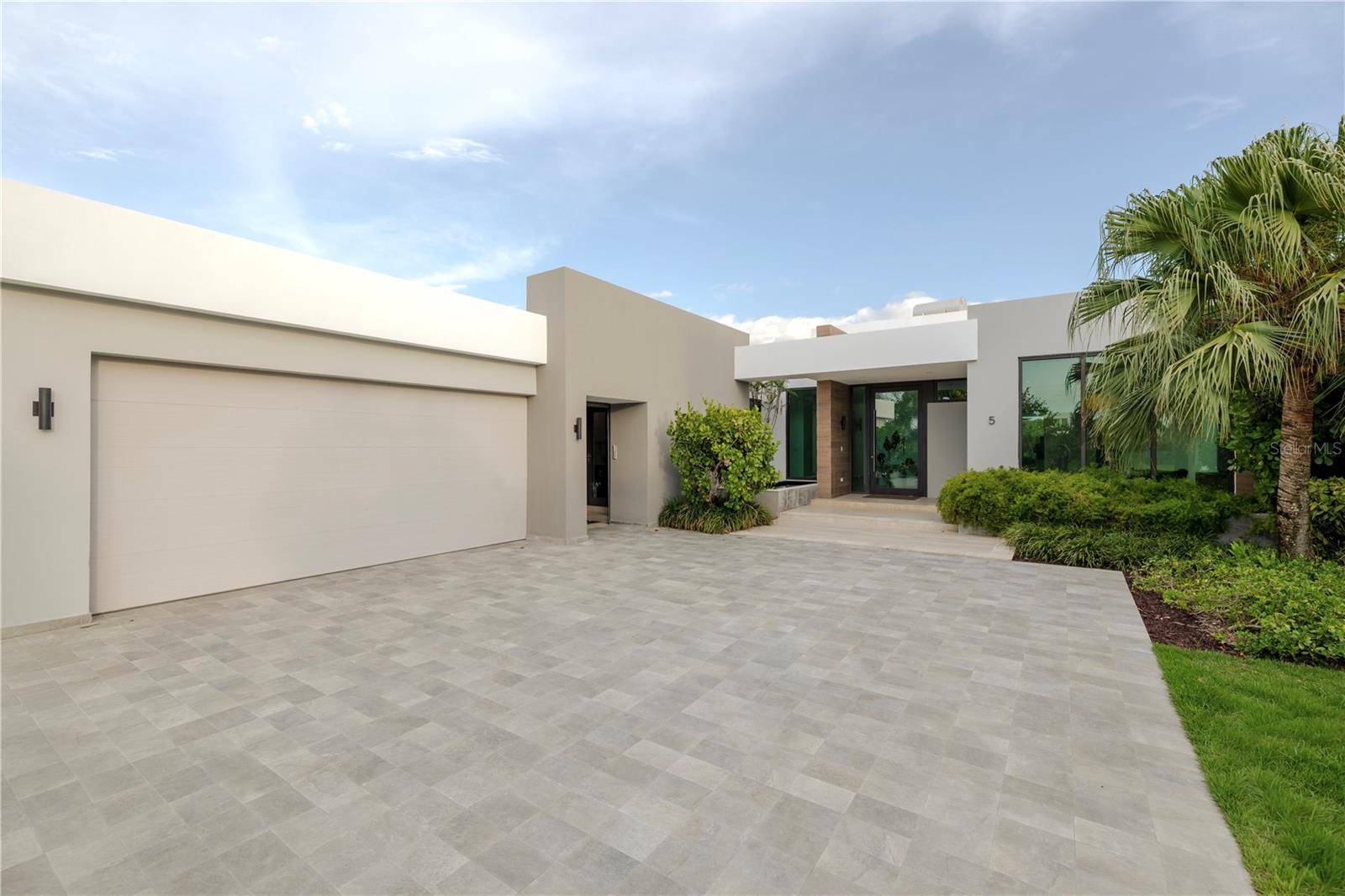 5 SALT LN, Dorado, PR 00646