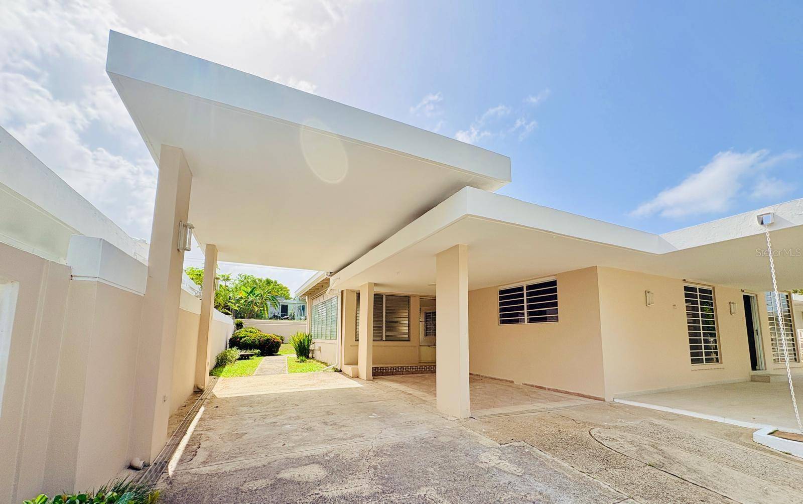 URB. SAN IGNACIO SAN COSME #1696, San Juan, PR 00927