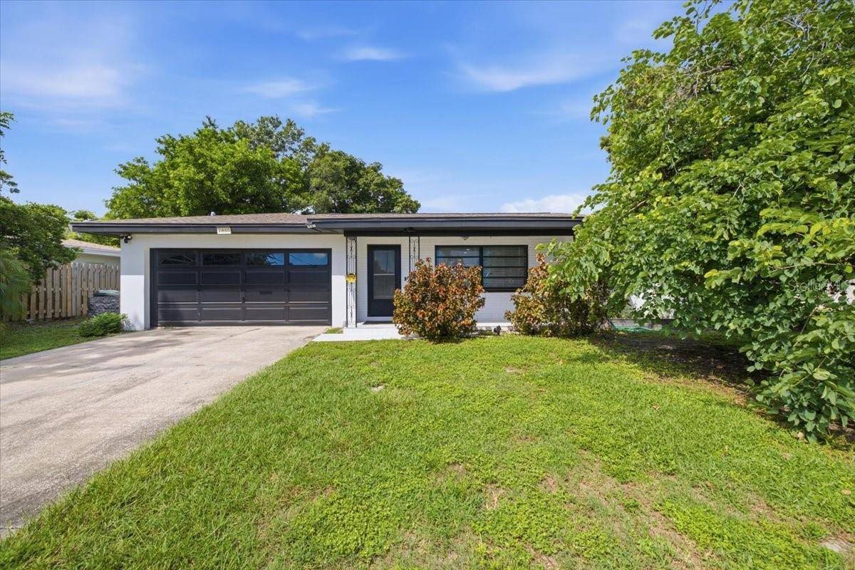 1860 ALBERTA DR, Clearwater, FL 33756